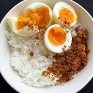 คุณยาย (ไข่ต้ม)