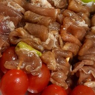 หมูปิ้งฮีลใจและข้าวน้ำพริกกะปิปลาทู เอลิฟวิ่ง