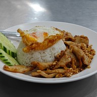 ราดหน้าโรงเหล็ก และอาหารตามสั่ง สำโรง