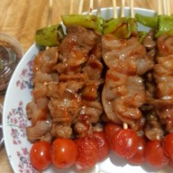 หมูปิ้งฮีลใจและข้าวน้ำพริกกะปิปลาทู เอลิฟวิ่ง