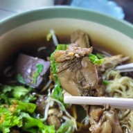 เมนูของร้าน ก๋วยเตี๋ยวไก่ตุ๋นสูตรแม่กิม(เจ๊ณี)