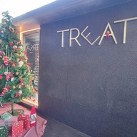 หน้าร้าน Treat Tea House -