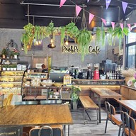 PoohPoom Cafe’