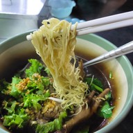 เมนูของร้าน ก๋วยเตี๋ยวไก่ตุ๋นสูตรแม่กิม(เจ๊ณี)
