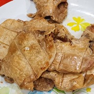 ร้านลาบลุงแดง