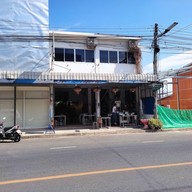หน้าร้าน เจ๊จู บะหมี่ไข่แท้ไก่ตุ๋น