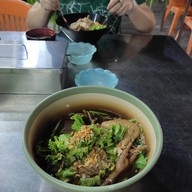 เมนูของร้าน ก๋วยเตี๋ยวไก่ตุ๋นสูตรแม่กิม(เจ๊ณี)