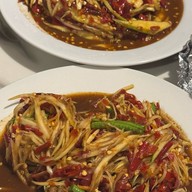 ส้มตำสามพี่น้อง(เอสเอ็มจีเฮ้าส์)  ซอยเสือใหญ่9-9 จันเกษม