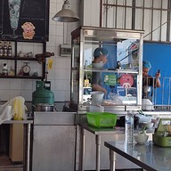 บรรยากาศ เจ๊จู บะหมี่ไข่แท้ไก่ตุ๋น
