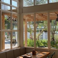 FRAN’S  Sukhumvit 49