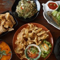 ลุงต่าย อาหารตามสั่ง -