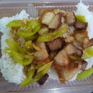 เมนูของร้าน หมูกรอบน้องอลิซ