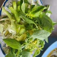 ก๋วยเตี๋ยวต้มยำหมูกรอบ เจ๊ดำ (ลำลูกกา)
