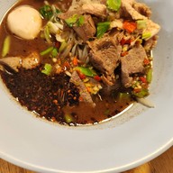 เฮียจั๊วก๋วยเตี๋ยวเรือ