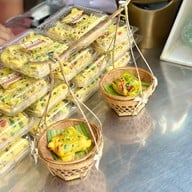 ชุมชนขนมแปลก ริมคลองหนองบัว