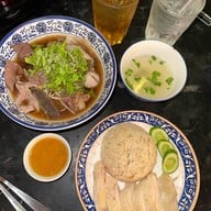 ก๋วยเตี๋ยวเนื้อวัว ซา หลัก เก้า เกษตรนวมินทร์