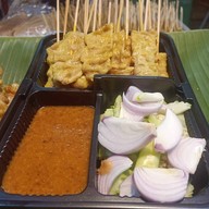 เมนูของร้าน เจี๊ยบหมูสะเต๊ะ ตรอกข้าวต้ม สาขาต้นตำรับ สาขาต้นตำรับตรอกข้าวต้ม , สาขา 2 สะพานดำ
