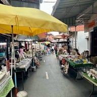 ชุมชนขนมแปลก ริมคลองหนองบัว