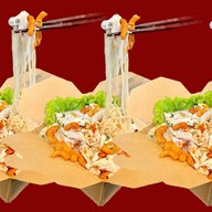 กะเพรา คุณจันทร์ ถนนร่มเกล้า