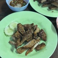 หมูย่างยายทุม แหลมแท่น