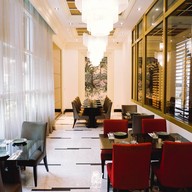 อรุณ ไทย คูซีน โรงแรมแกรนด์เซ็นเตอร์พอยต์