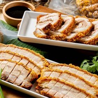 หมูกรอบจอมพลัง -ภาสว่าง