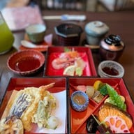 อาโออิ ดิเอ็มโพเรียม