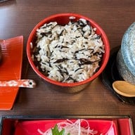 อาโออิ ดิเอ็มโพเรียม