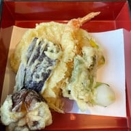 อาโออิ ดิเอ็มโพเรียม