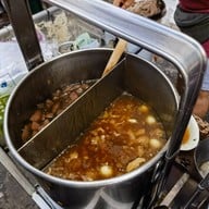 แอนกระเพาะปลาตรอกหม้อ