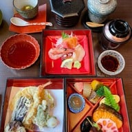 อาโออิ ดิเอ็มโพเรียม