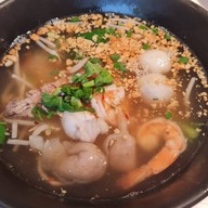 เมนูของร้าน ฅนช่างยำ by กั้งบ้านเพ สาขาทองหล่อ ทองหล่อ ซอย 13