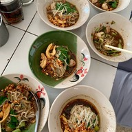 ก๋วยเตี๋ยวเรือ (ป้าเล็ก) เจ้าเก่า