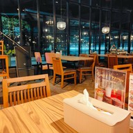 บรรยากาศ อีทสมิธ EATSMITH Cafe & Restaurant ท่ามะขาม