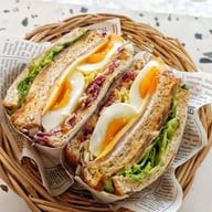 Me-Cha Good Breakfast "แซนวิชไส้แน่น&เครื่องดื่มมัทฉะเพื่อสุขภาพ"