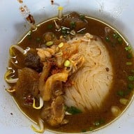 ร้านก๋วยเตี๋ยวกำนันเปี๊ยก ปทุมสายใน