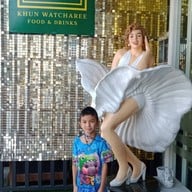 บรรยากาศ ครัววัชรี คาเฟ่ - Krua Watcharee Cafe