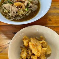 ร้านก๋วยเตี๋ยวกำนันเปี๊ยก ปทุมสายใน
