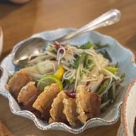เมนูของร้าน ไก่ย่างเสือใหญ่ วัดพระศรีฯ