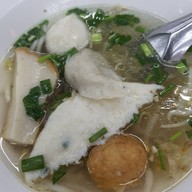 เมนูของร้าน ก้อง ลูกชิ้นปลา