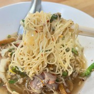 เมนูของร้าน ก๋วยเตี๋ยวสุโขทัยแม่บุญรอด สาขาโชคชัย4