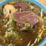 เมนูของร้าน แม่รุ้งแกงเส้น ยูดีซอย4