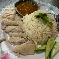เมนูของร้าน เจ๊ศรี ข้าวมันไก่ตอน ไหหลำ สุขสวัสดิ์