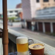 เมนูของร้าน Yann Slow Bar Cafe