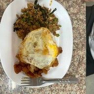 ข้าวแกงบ้านครัวไทย