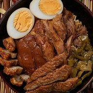 ขาหมูคุโรบุตะ(ขาหมู5รางวัลอร่อย) ลาดพร้าววังหีน