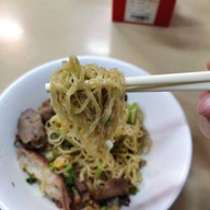 เมนูของร้าน สว่าง บะหมี่ก้ามปู sawang noodle (MICHELIN GUIDE)  สี่พระยา (Si Phraya)