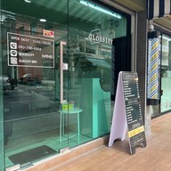 Glossify Nails and Lash Bangkok