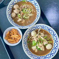 ราชารส ก๋วยเตี๋ยวเรือ เนื้อ-หมู รสเด็ด พระราม 2