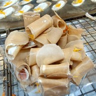 เบื้อง ดวงแก้วพลาซ่า